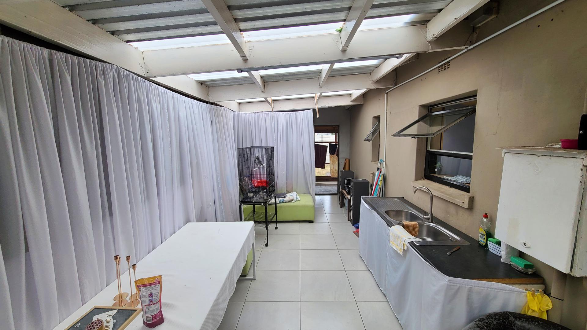 Scullery of property in Ruyterwacht