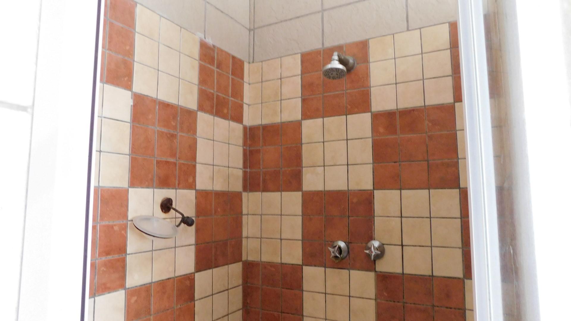 Bathroom 2 - 11 square meters of property in Scottburgh South