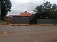 Front View of property in Yeoville