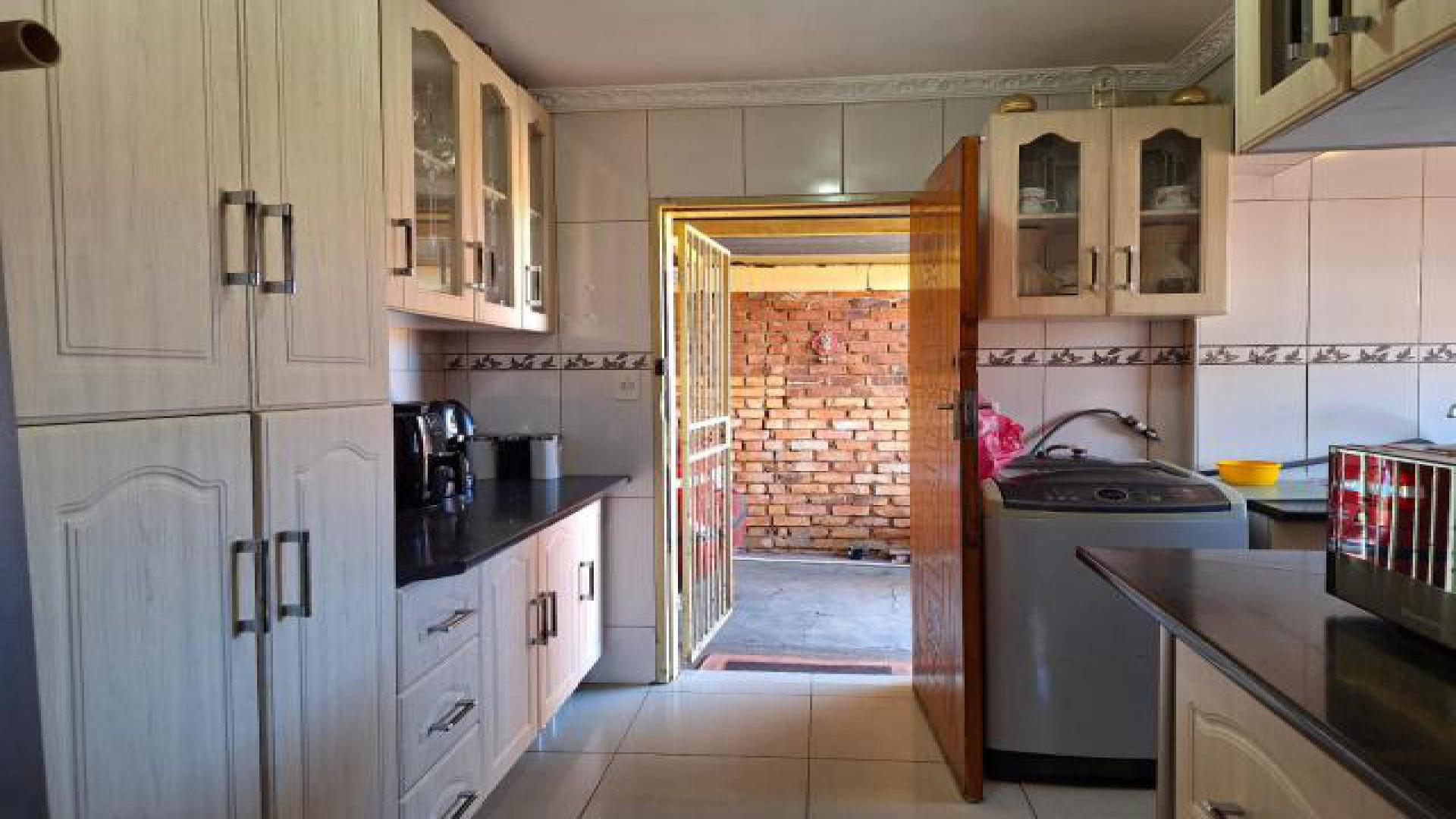 Kitchen of property in Eersterust