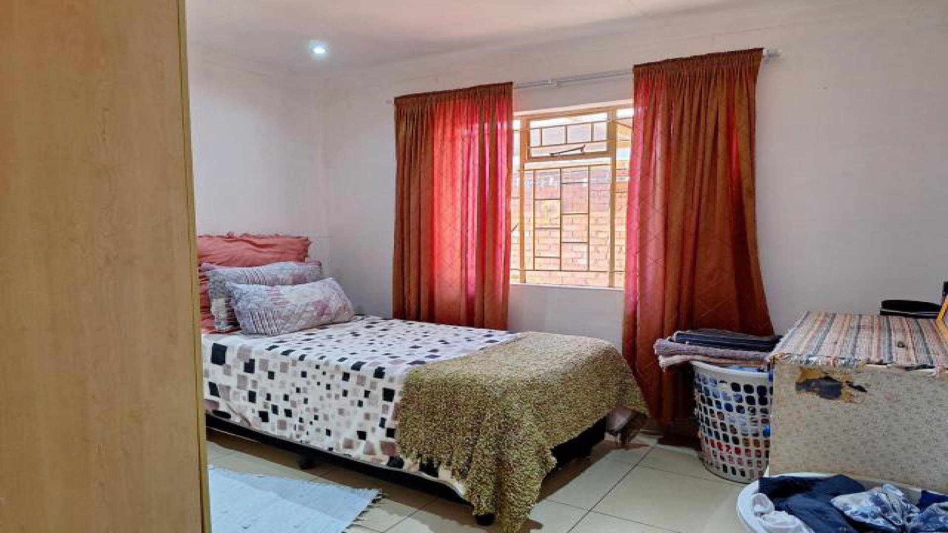 Bed Room 2 of property in Eersterust