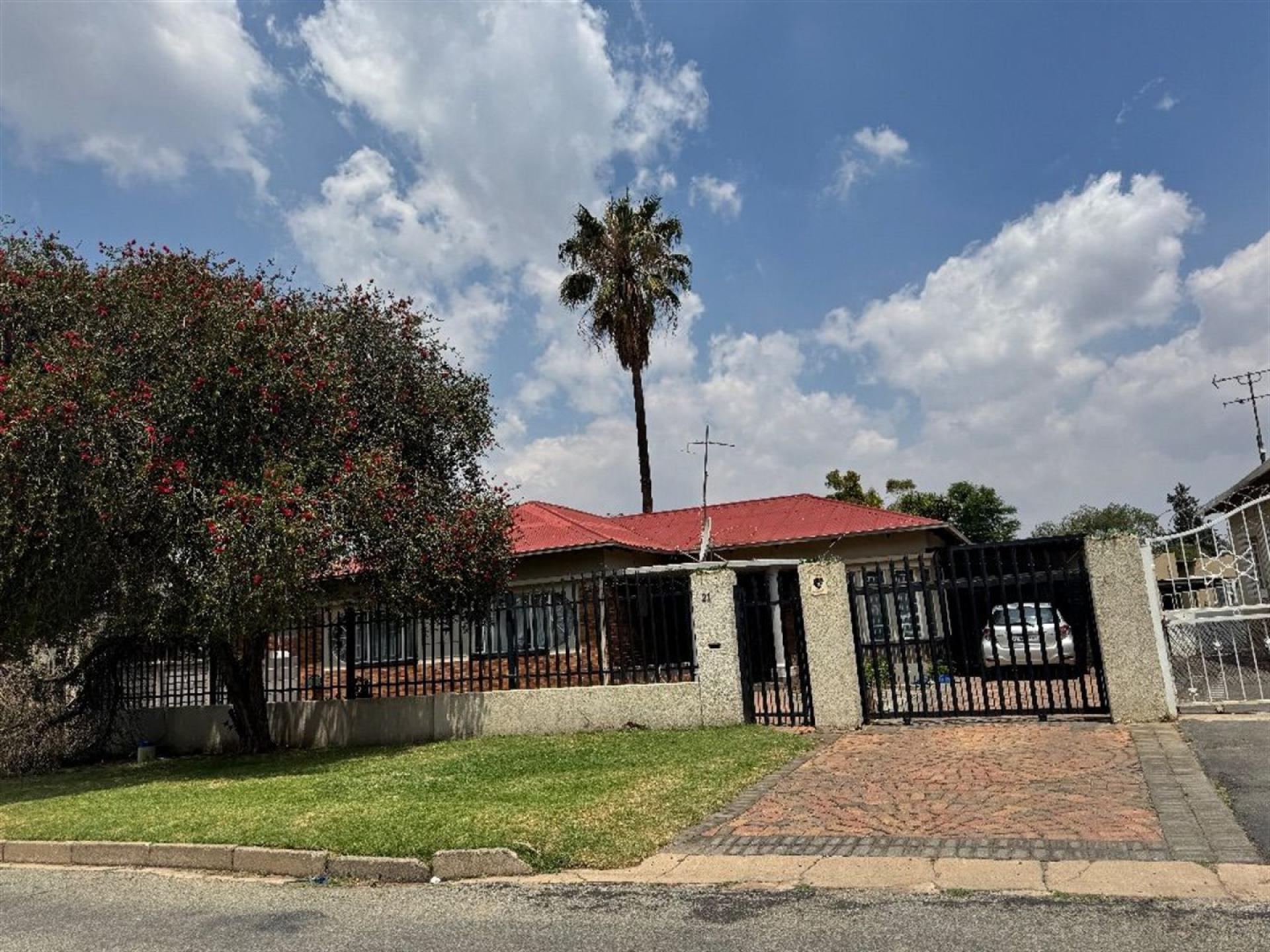 Front View of property in Cason