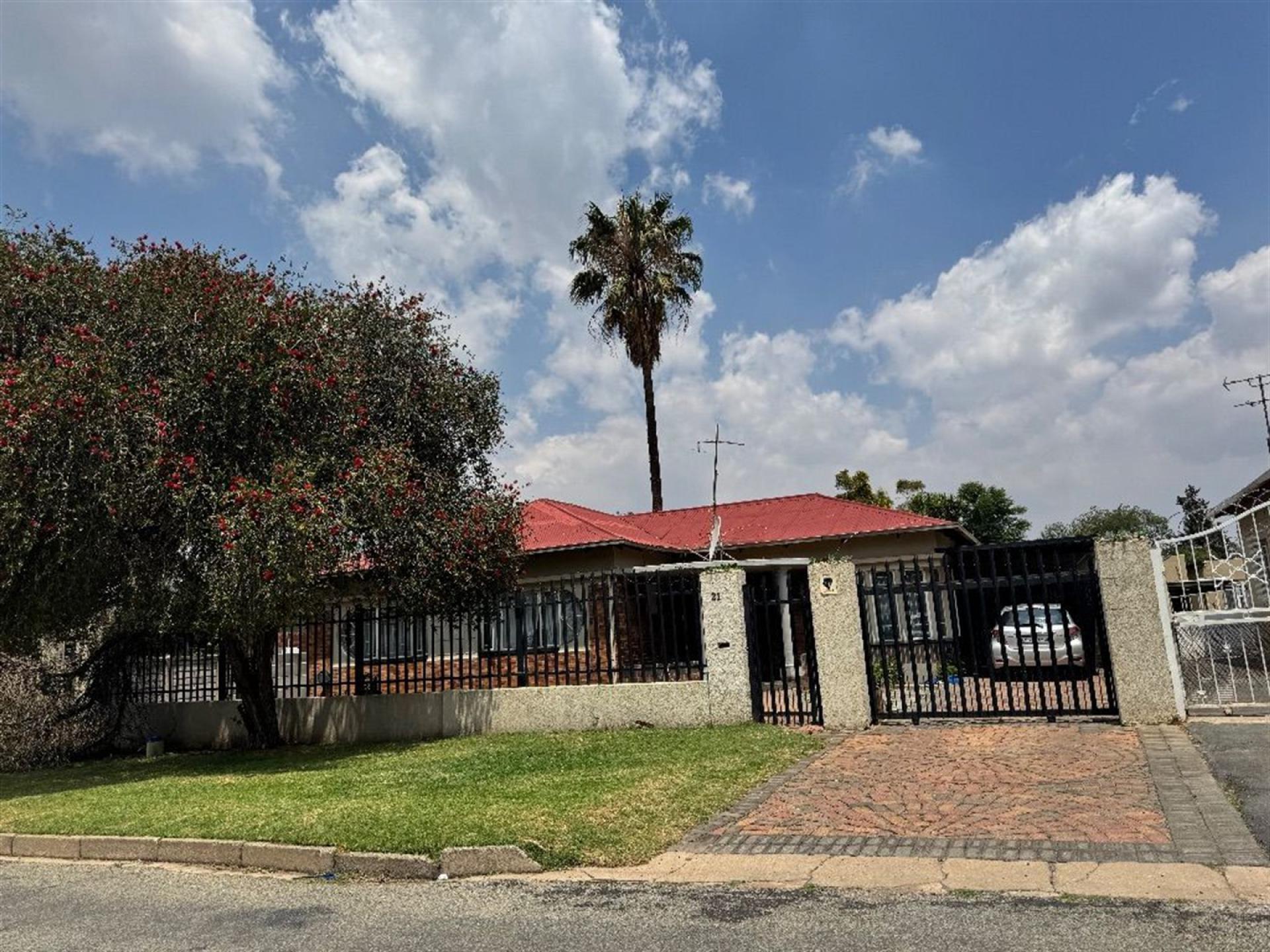 Front View of property in Cason