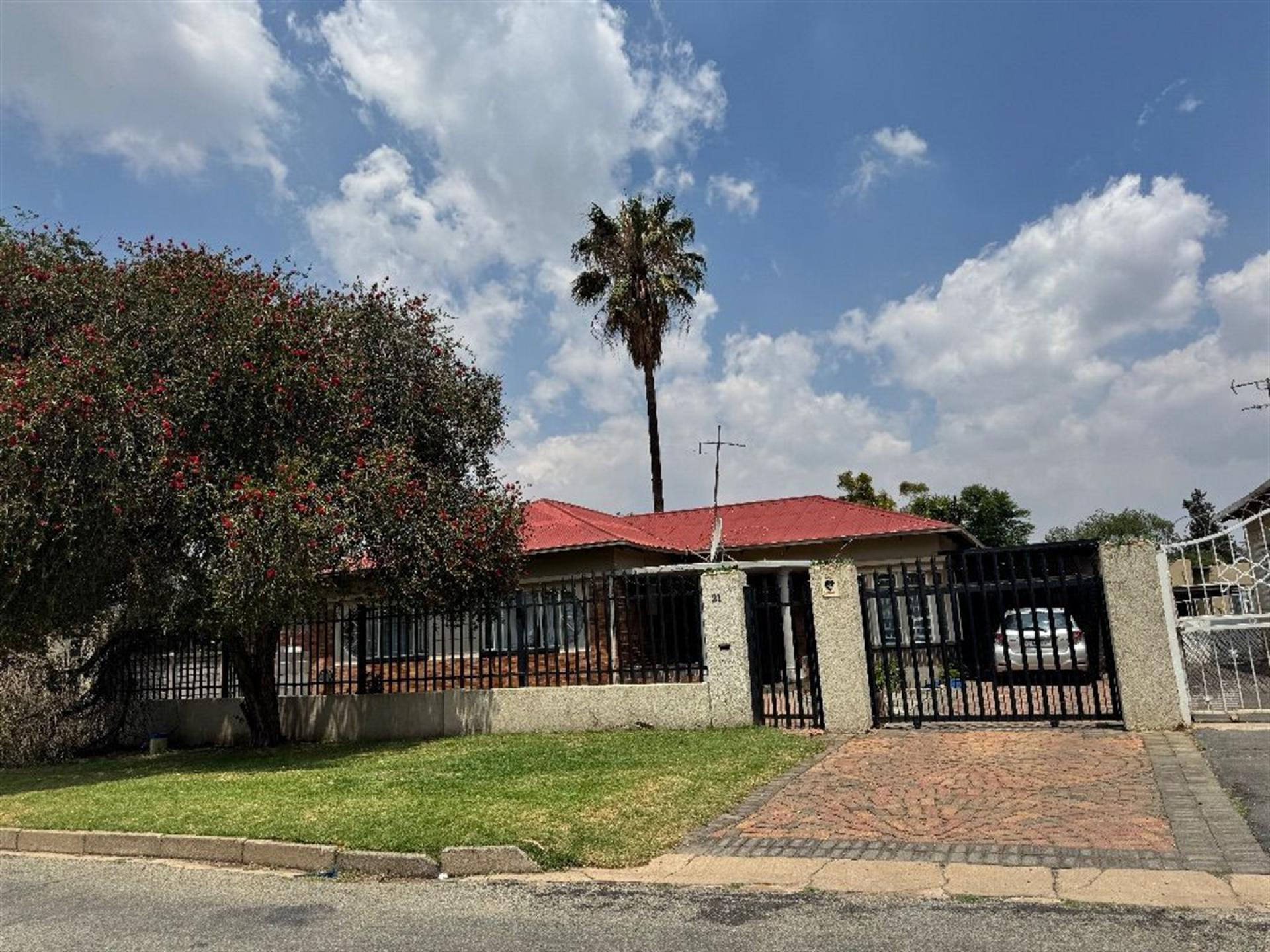 Front View of property in Cason