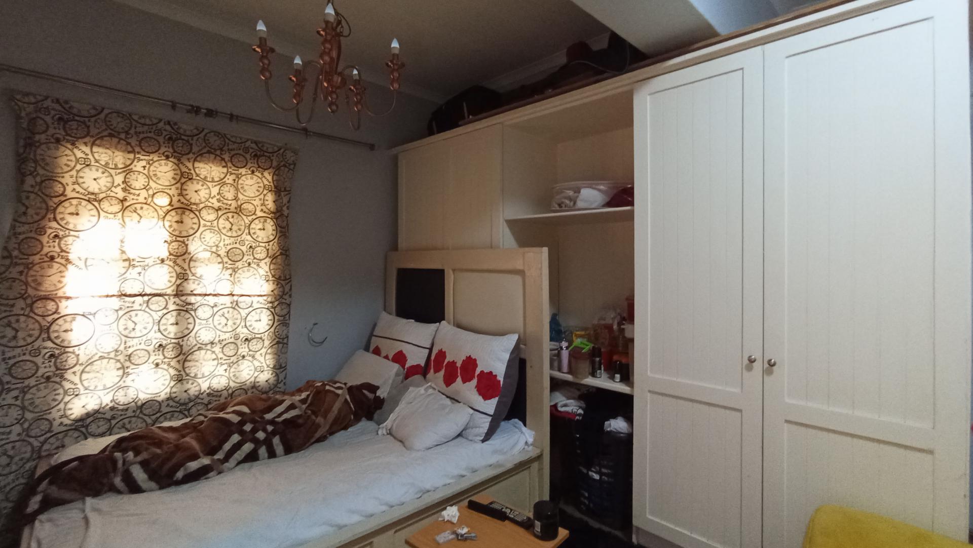 Main Bedroom - 19 square meters of property in Kensington - JHB