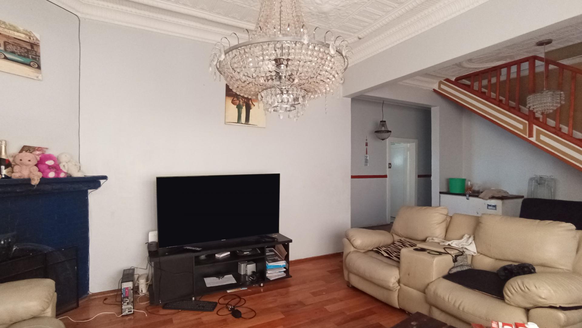 Lounges - 17 square meters of property in Kensington - JHB