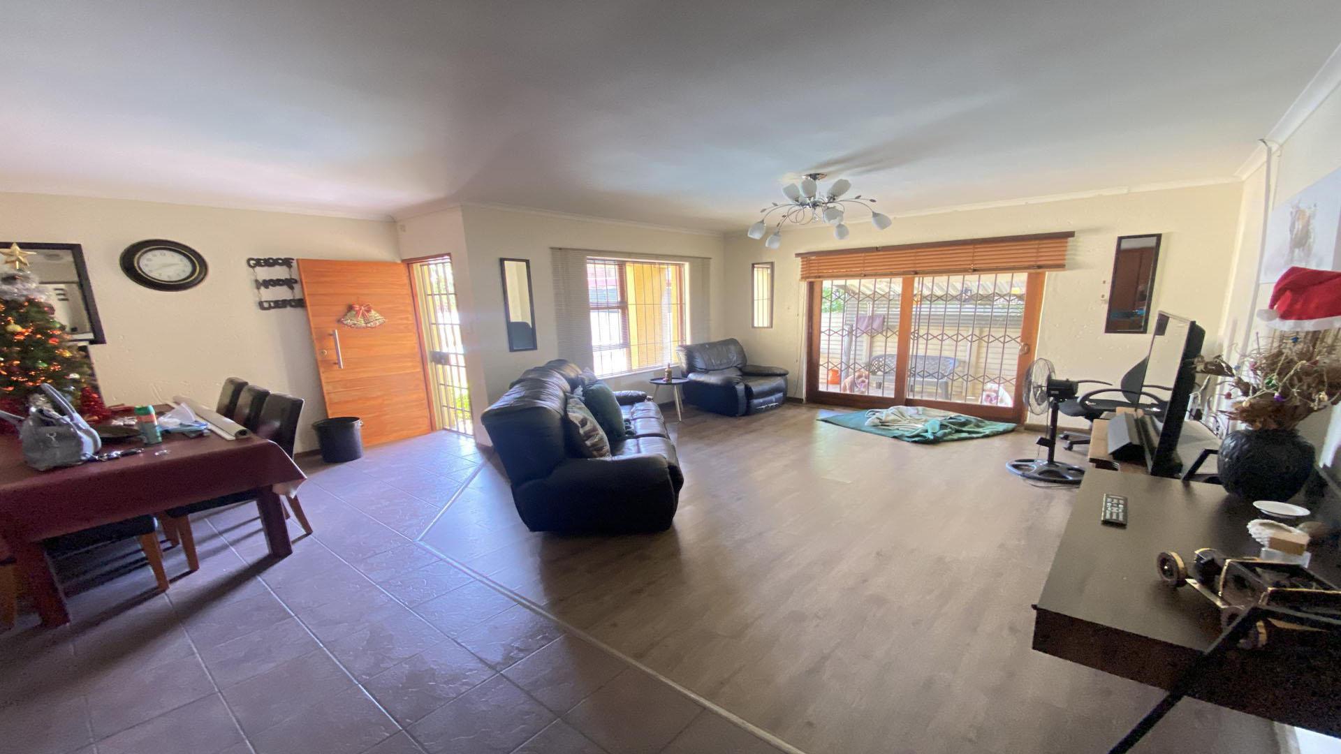 Lounges of property in Robinpark