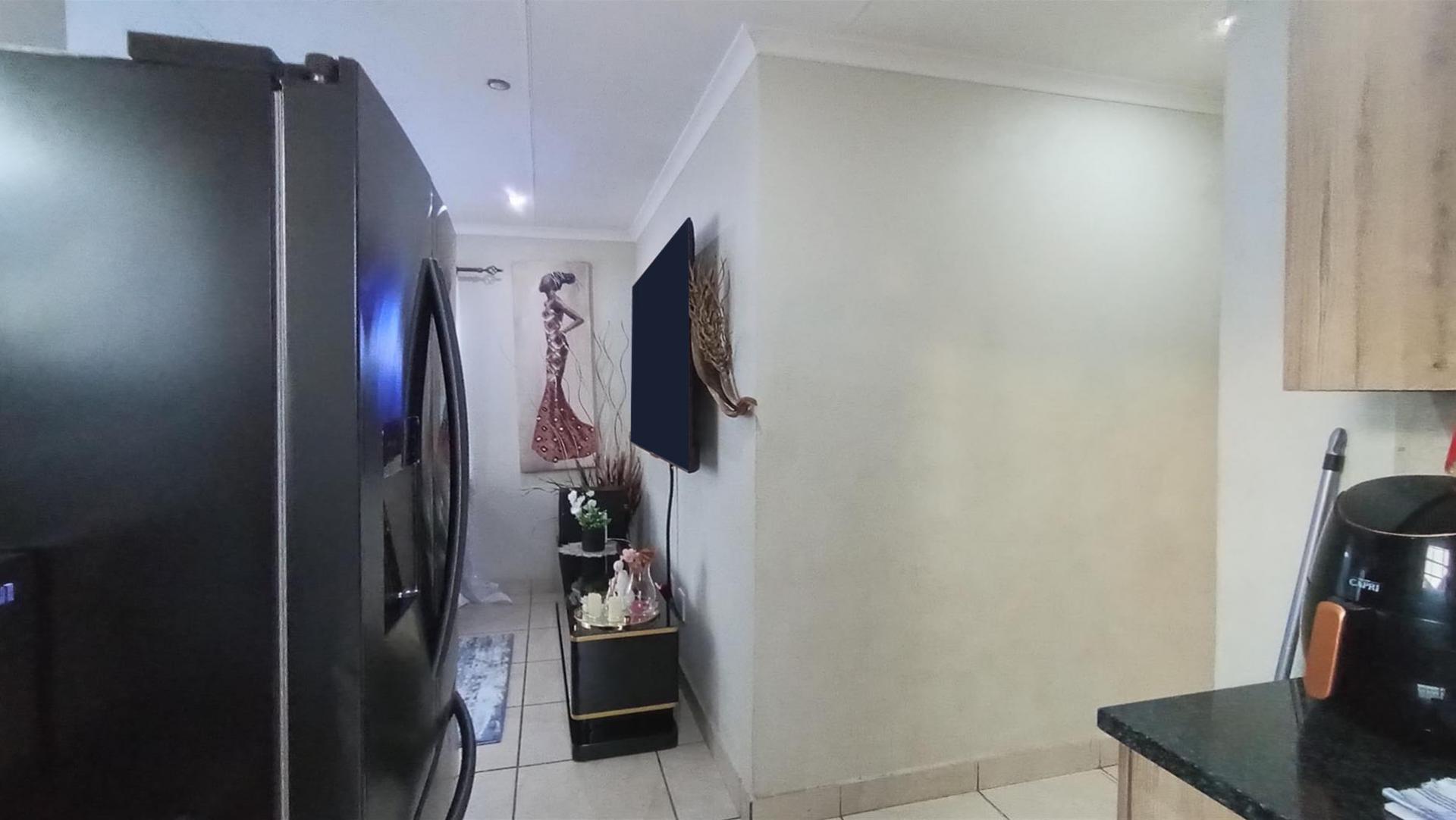 Kitchen - 5 square meters of property in Albertsdal