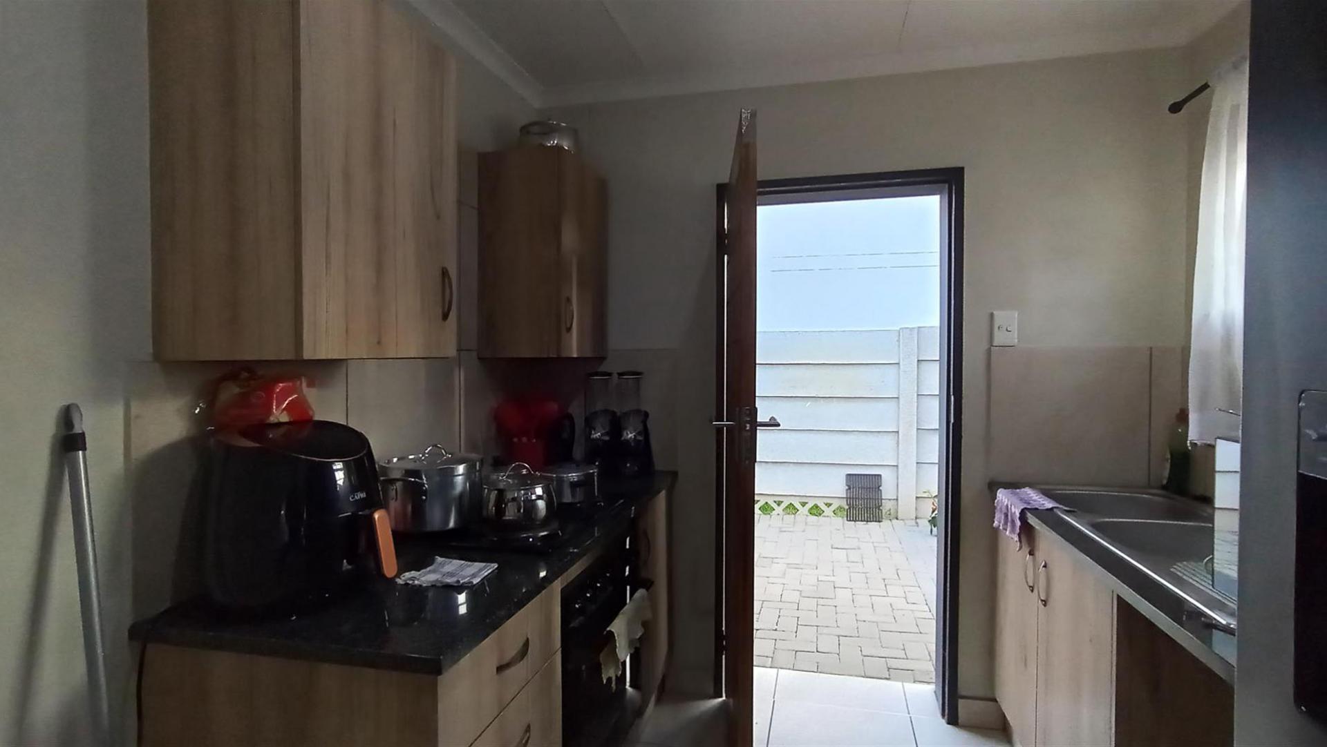 Kitchen - 5 square meters of property in Albertsdal