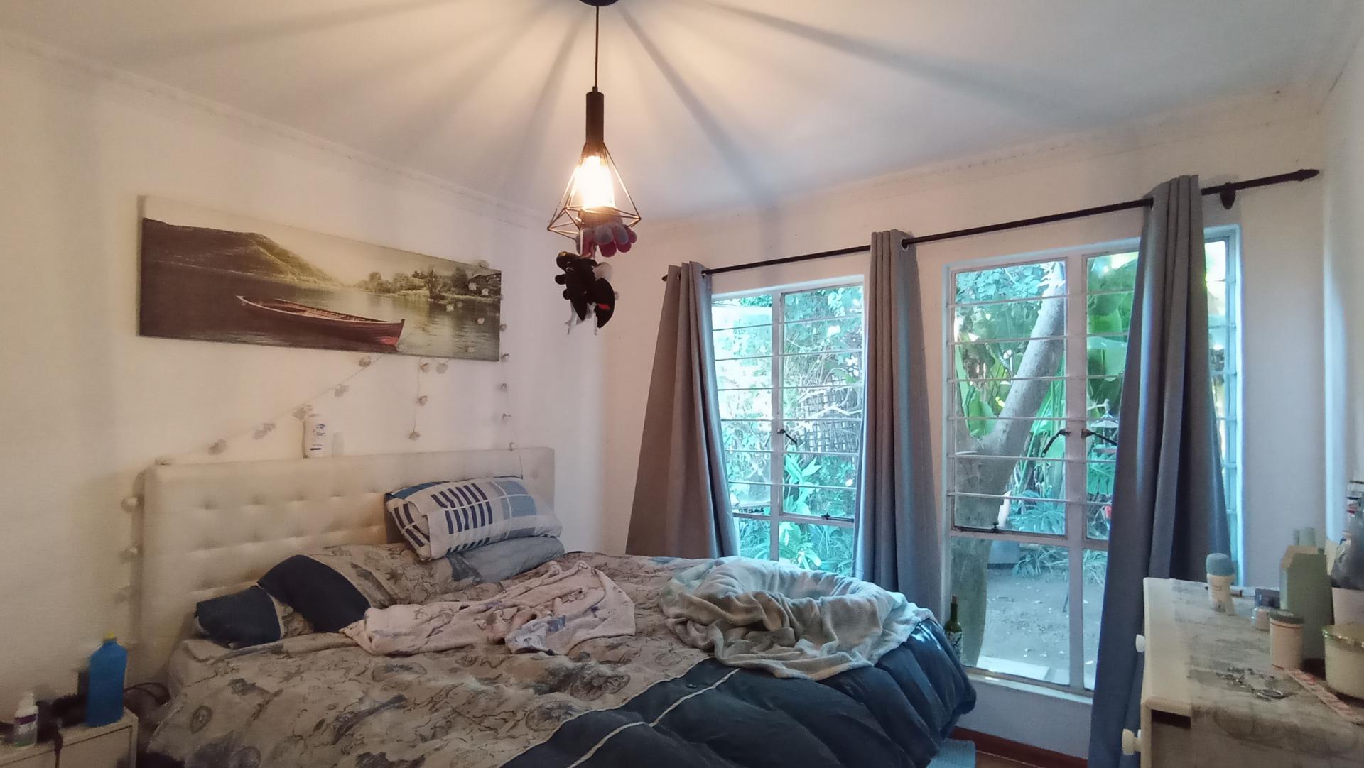 Bed Room 1 - 13 square meters of property in Douglasdale