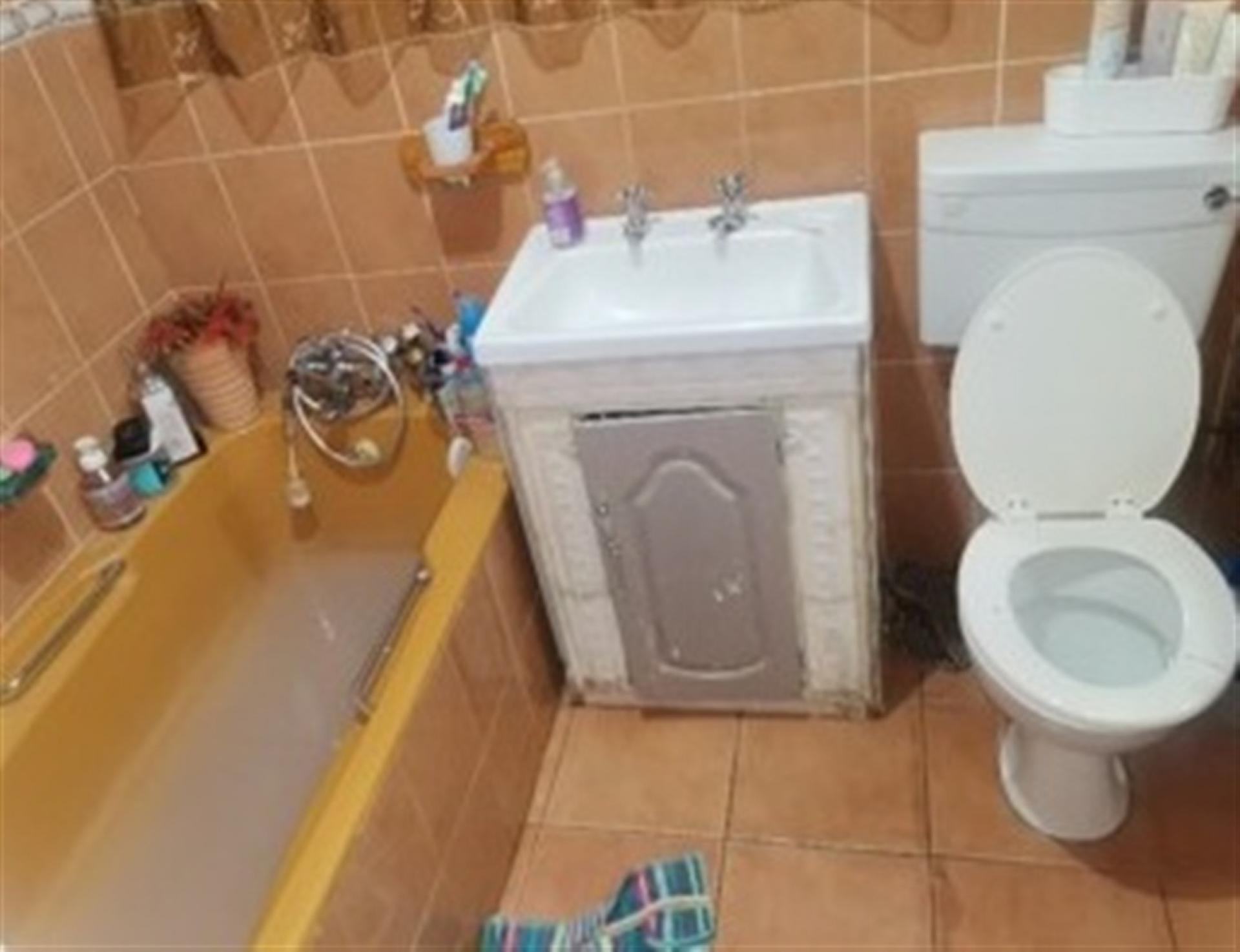 Bathroom 1 of property in Eersterust