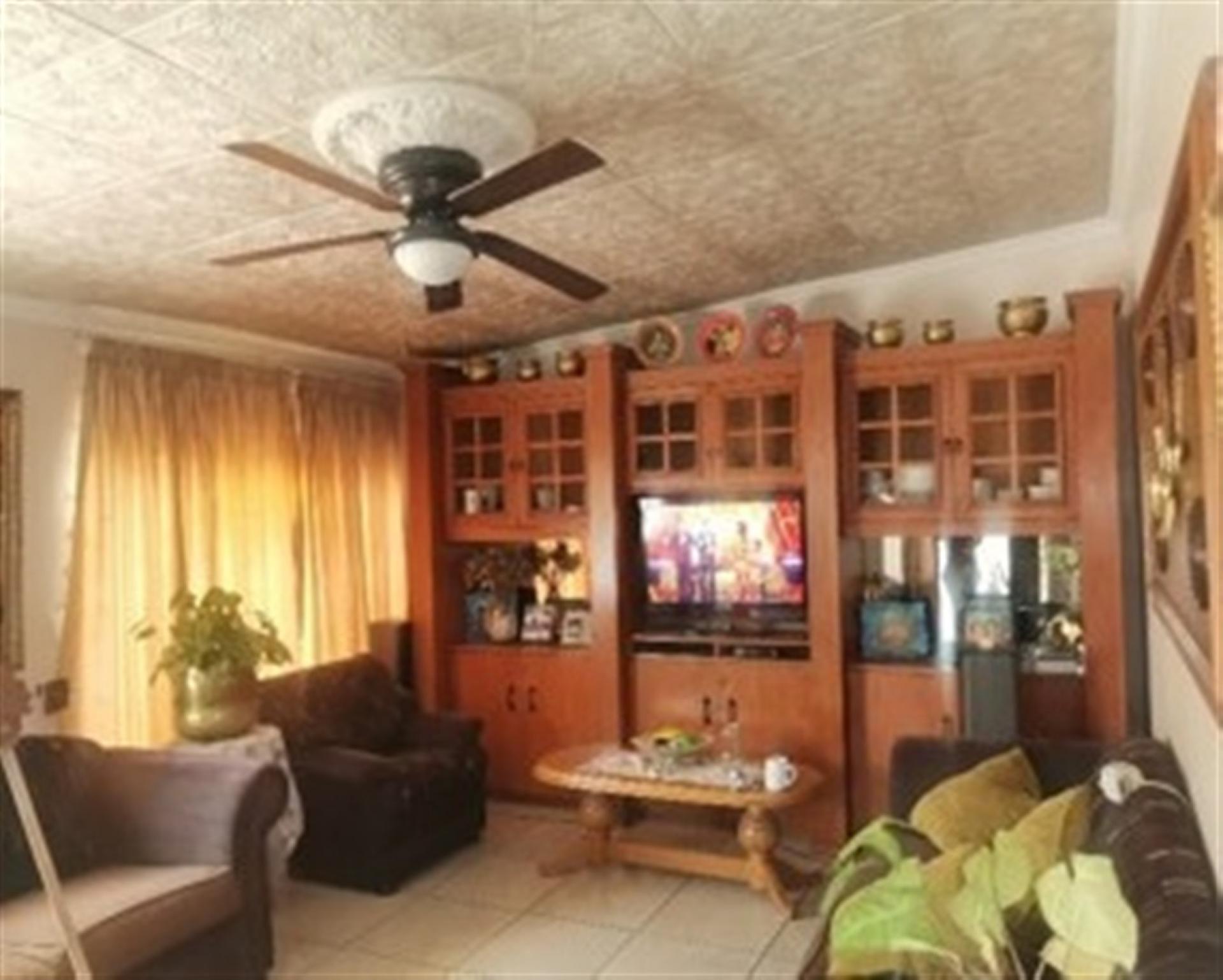 Lounges of property in Eersterust