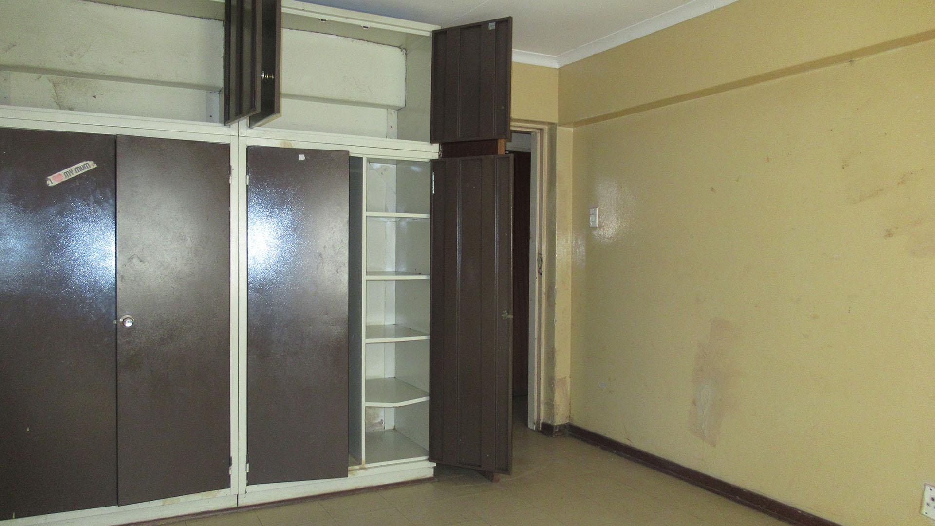 Bed Room 2 - 15 square meters of property in Vanderbijlpark