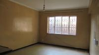 Lounges - 18 square meters of property in Vanderbijlpark