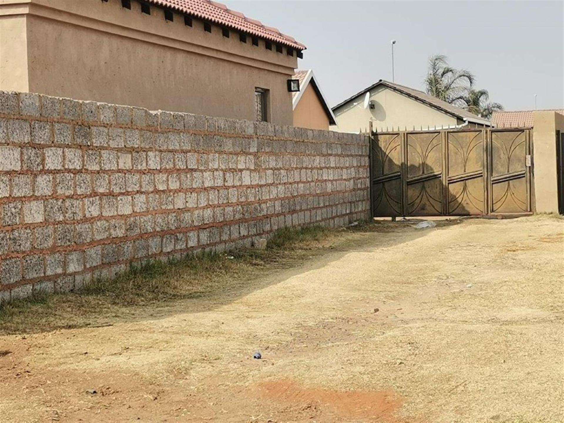 Front View of property in Windmill Park
