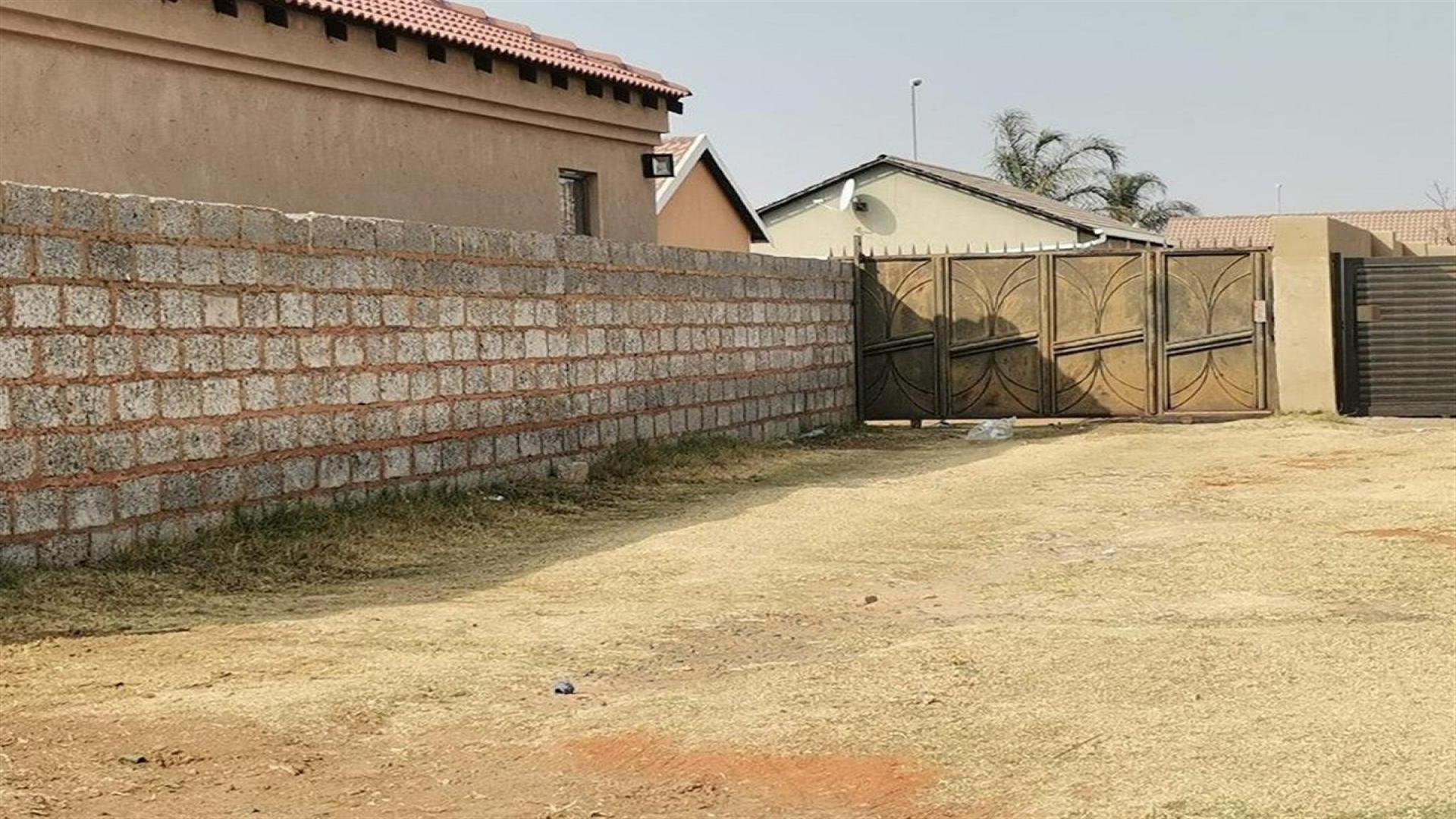 Front View of property in Windmill Park