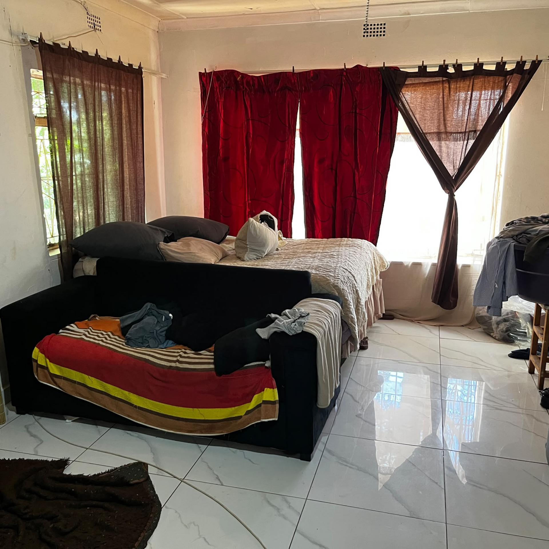 Bed Room 1 of property in Daleside