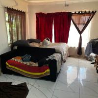 Bed Room 1 of property in Daleside