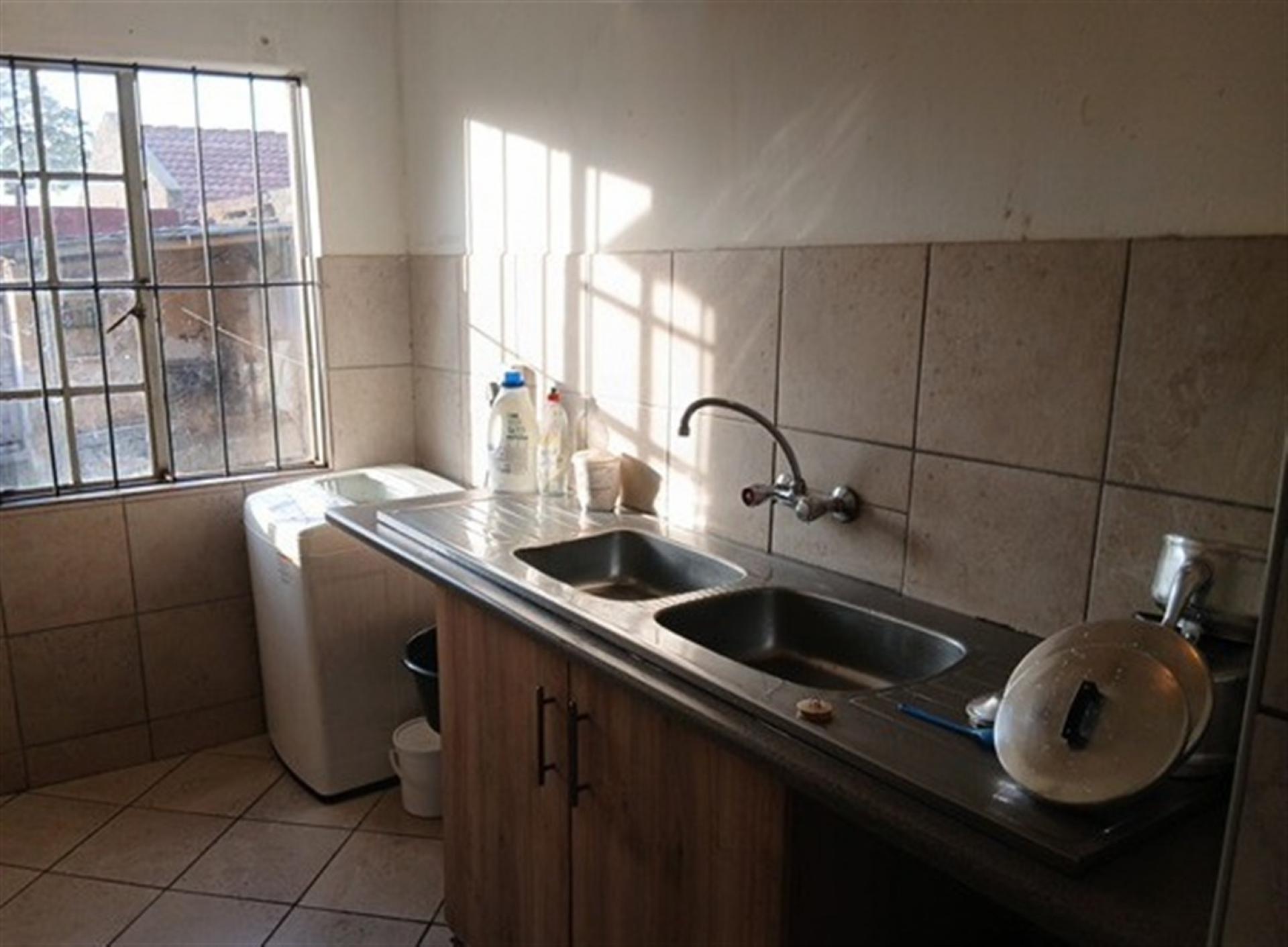 Kitchen of property in Rosettenville