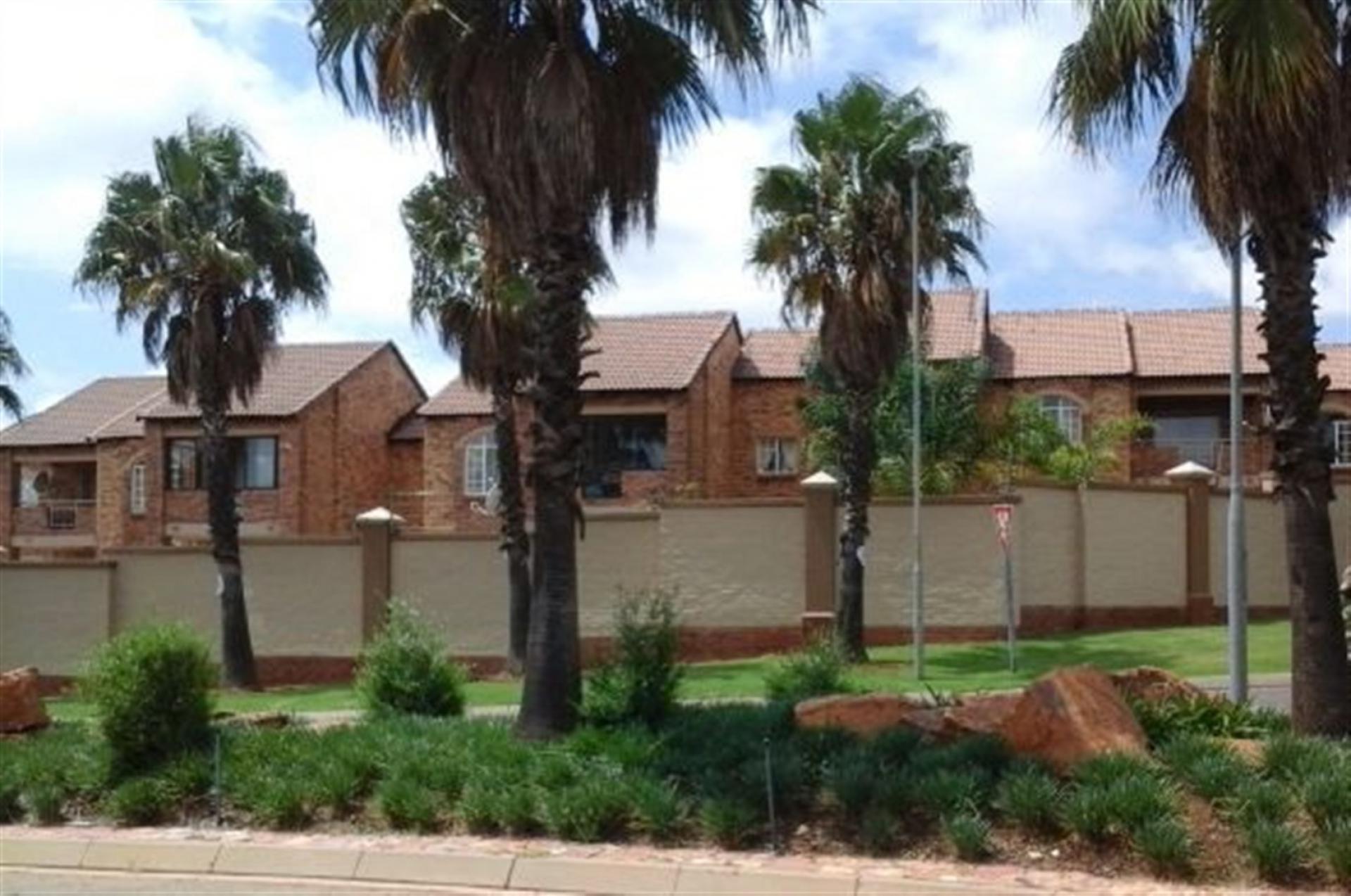 Front View of property in Mooikloof Ridge
