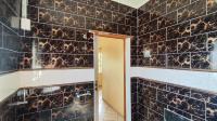 Main Bathroom - 5 square meters of property in Klopperpark