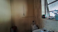 Bathroom 2 - 3 square meters of property in Klopperpark