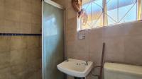 Bathroom 1 - 5 square meters of property in Klopperpark