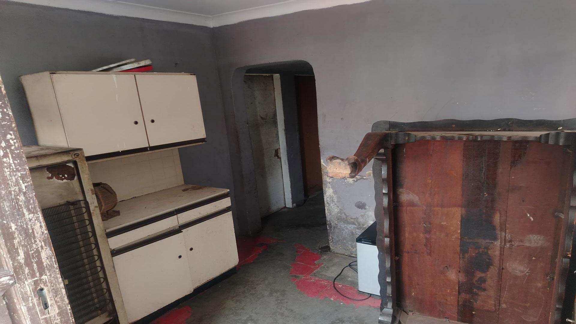 Lounges of property in Meadowlands