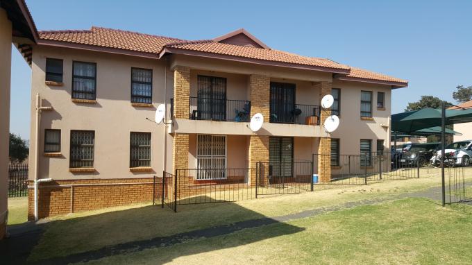 2 Bedroom Sectional Title for Sale For Sale in Groblerpark - MR618831