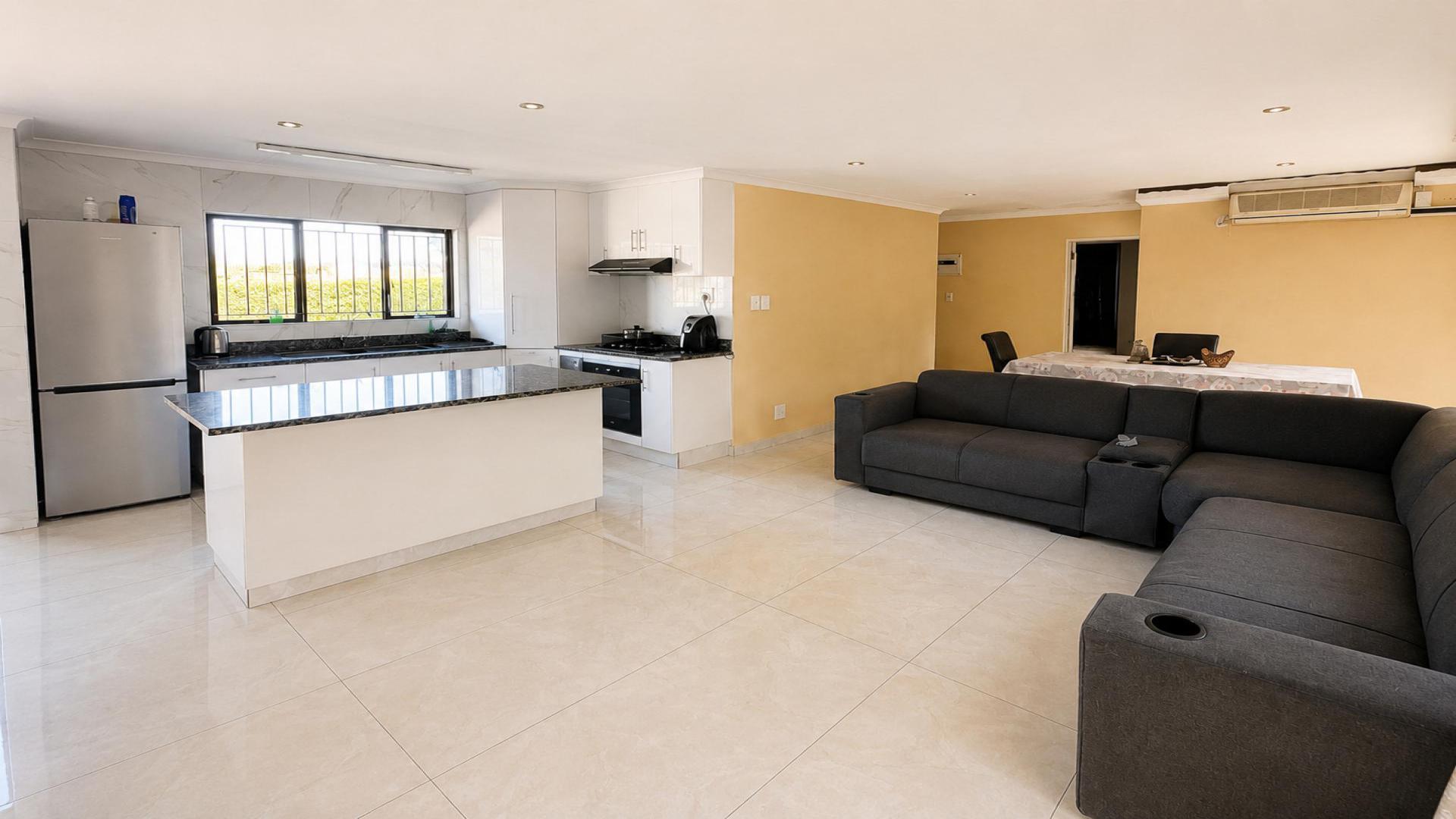 Lounges - 23 square meters of property in Warner Beach