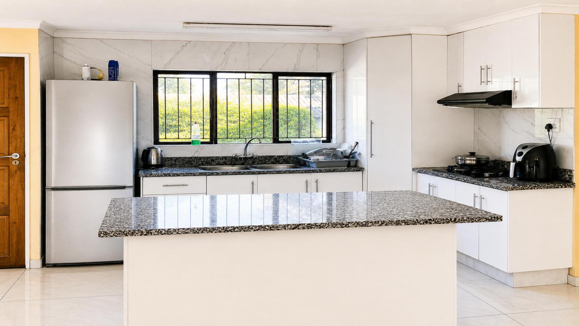 Kitchen - 8 square meters of property in Warner Beach