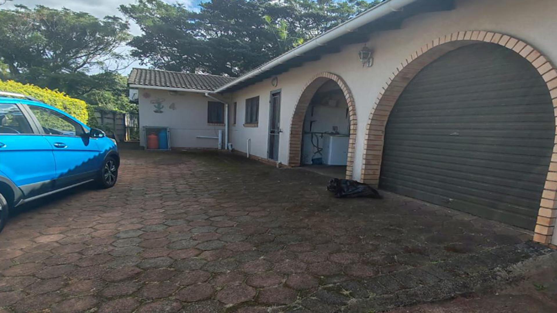 Garage of property in Warner Beach