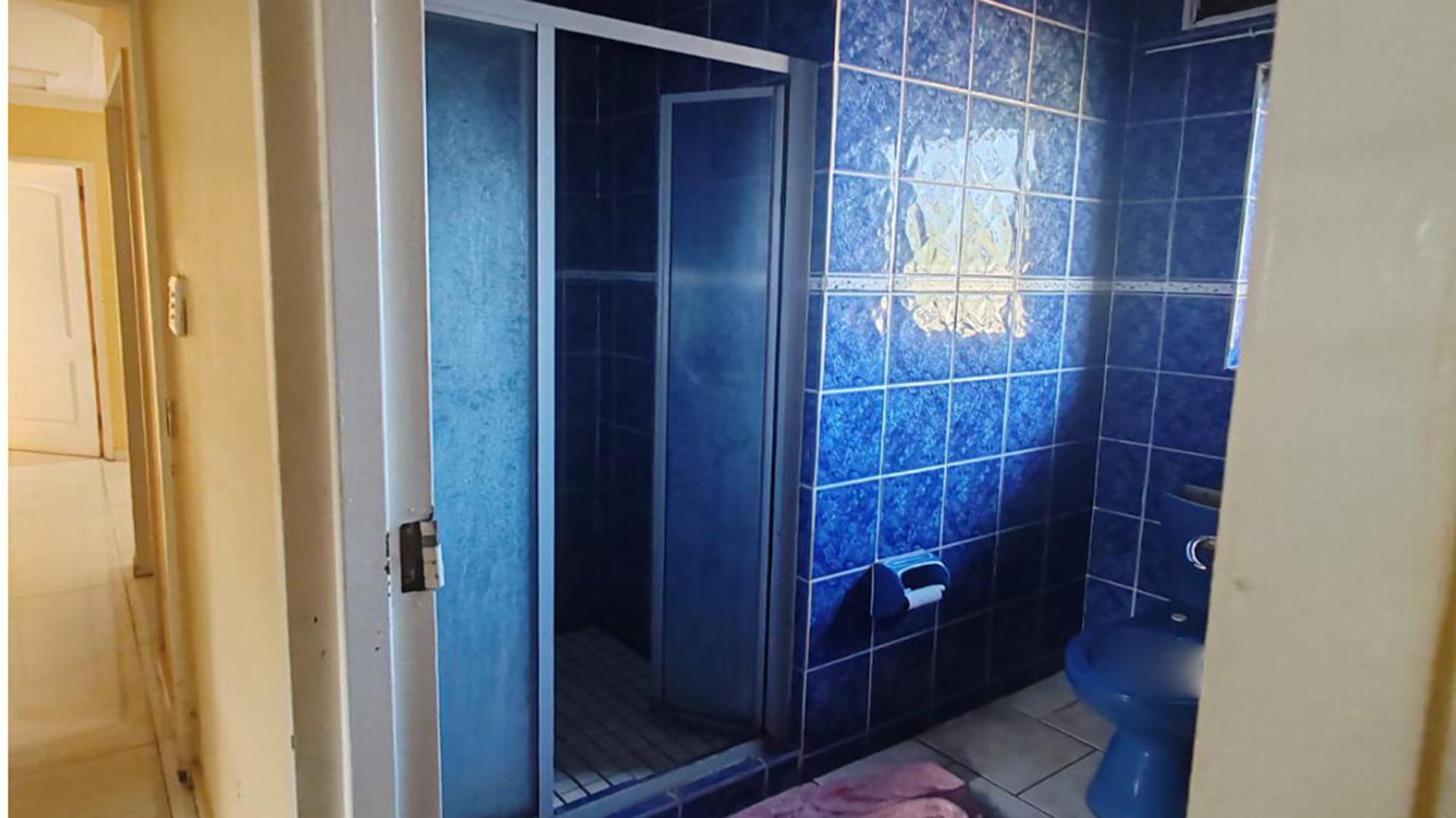 Bathroom 2 of property in Warner Beach