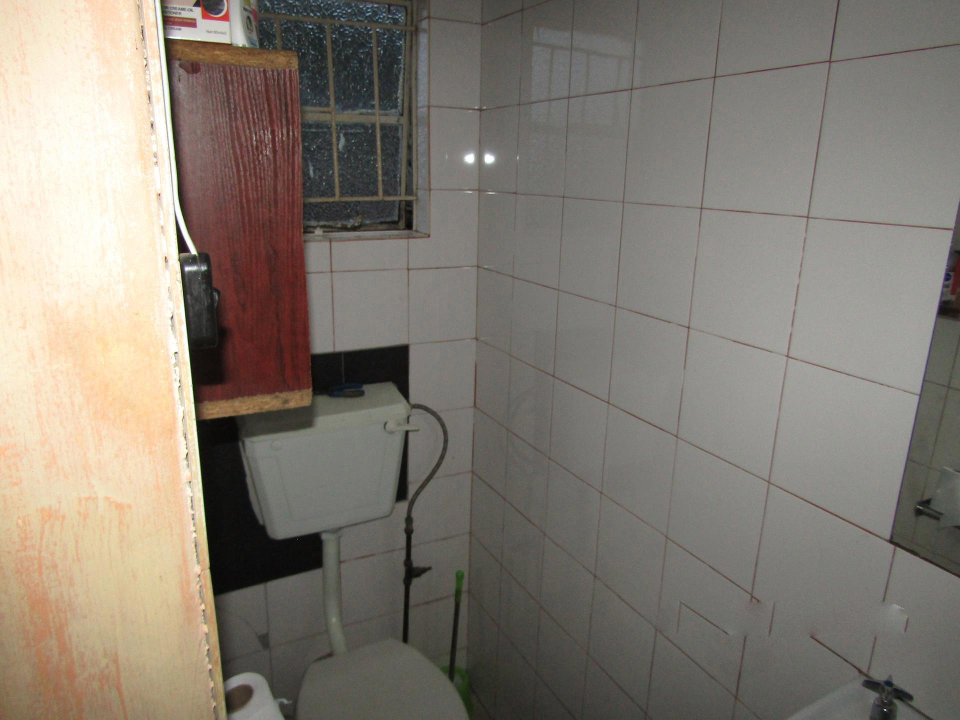 Main Bathroom of property in Northdale (PMB)