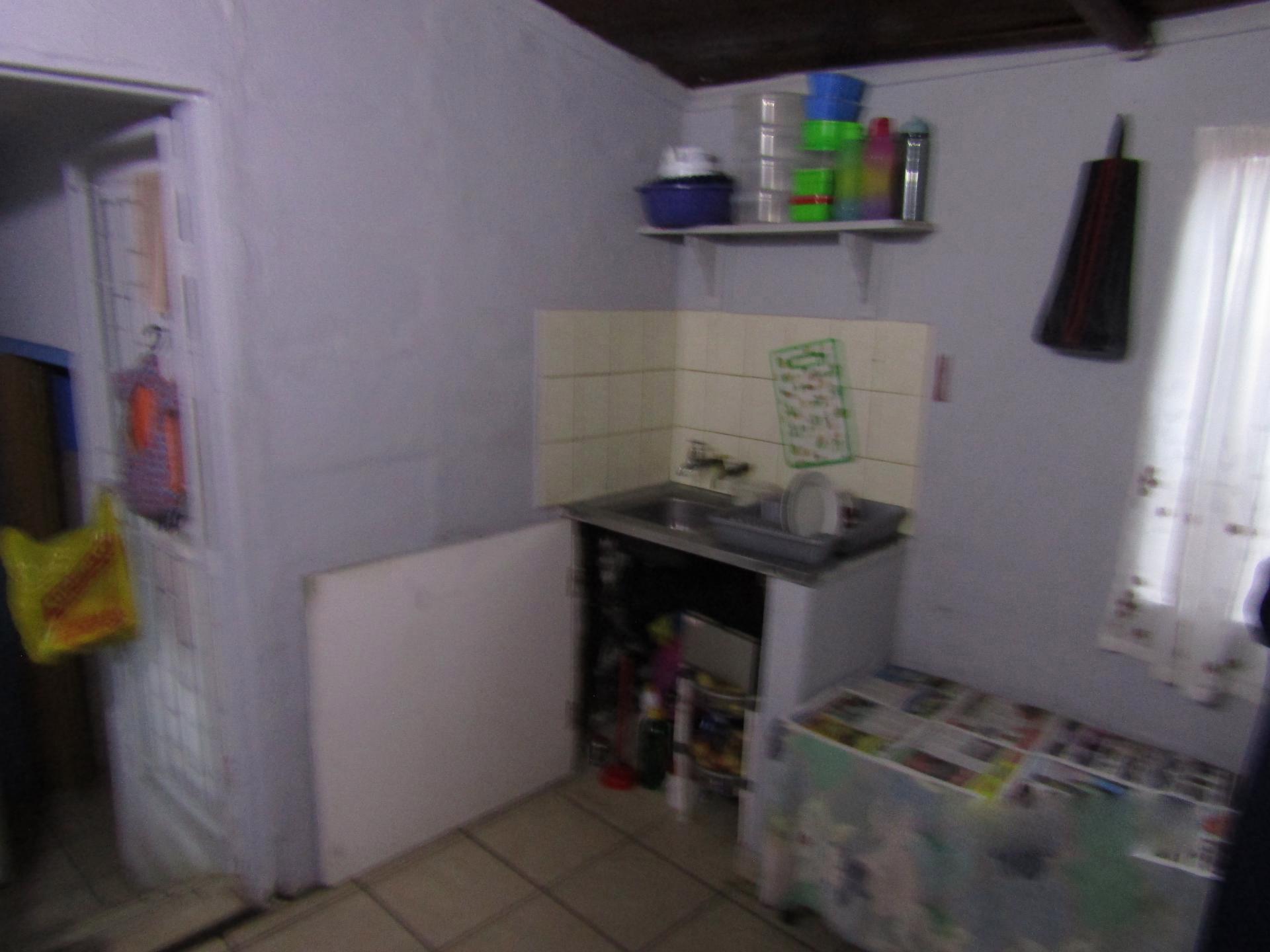 Kitchen of property in Northdale (PMB)