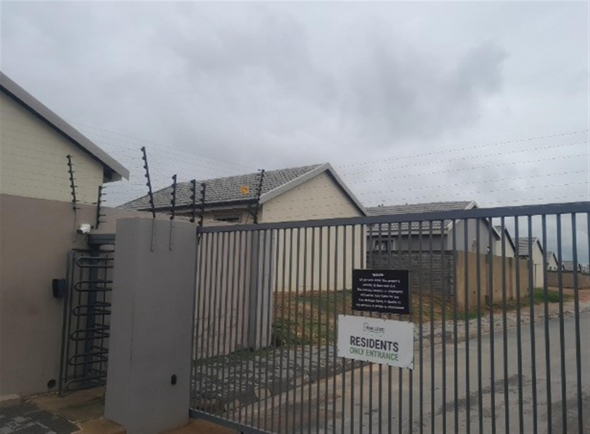 Front View of property in Tirong 