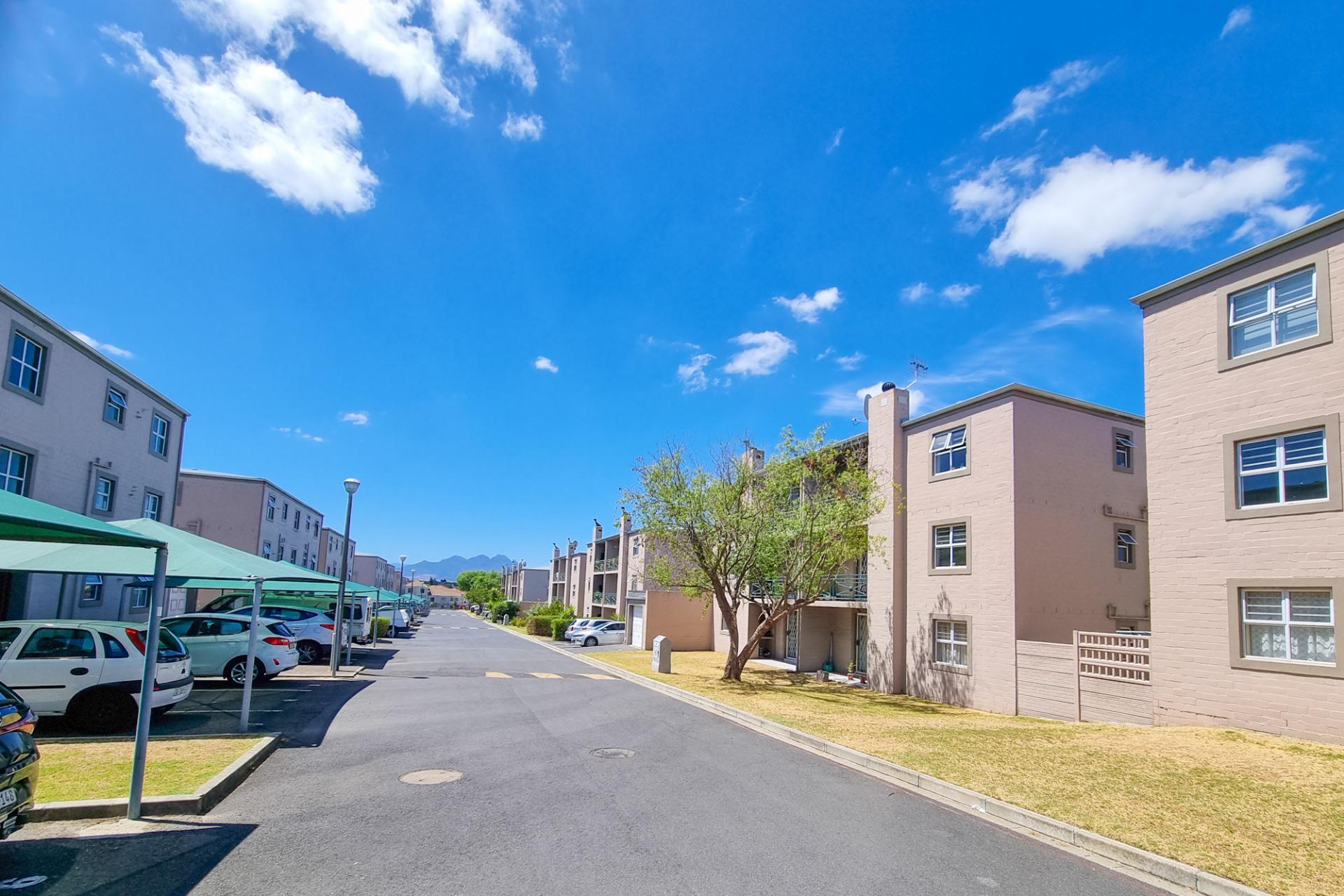 2 Bedroom Apartment for Sale For Sale in Vredekloof MR6188