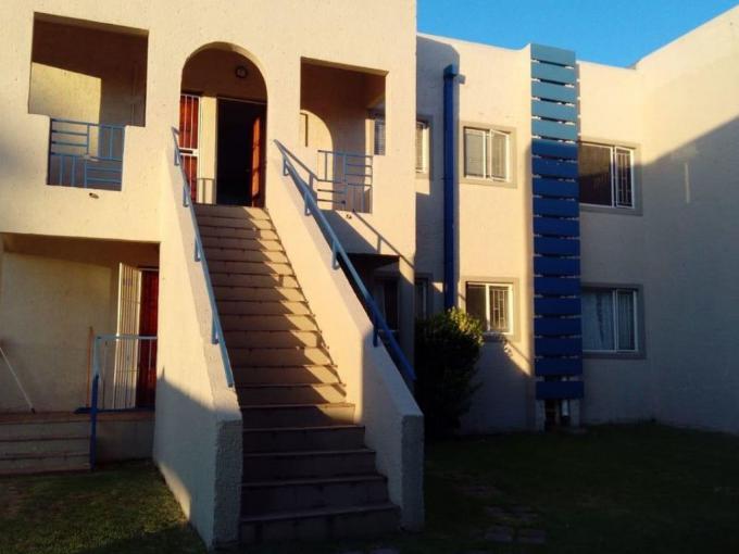 2 Bedroom Apartment for Sale For Sale in Langenhoven Park - MR618977