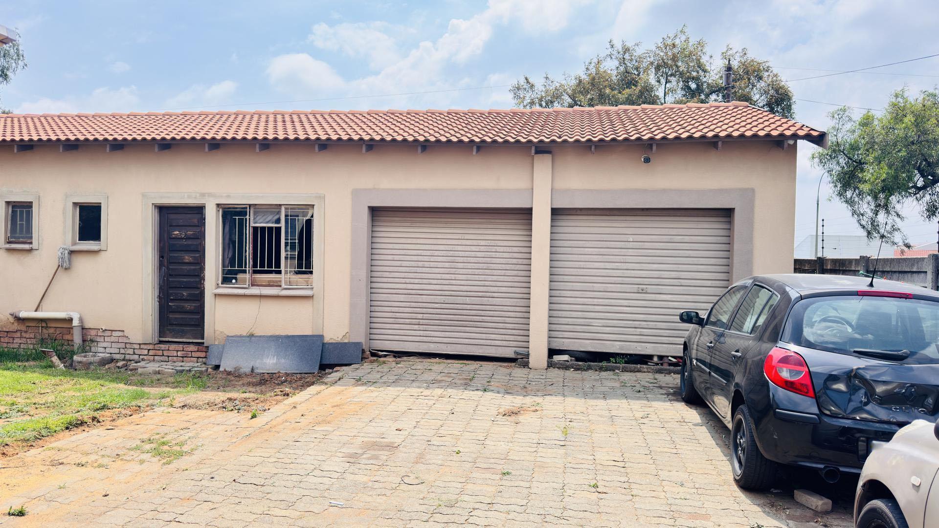 Front View of property in Mayberry Park