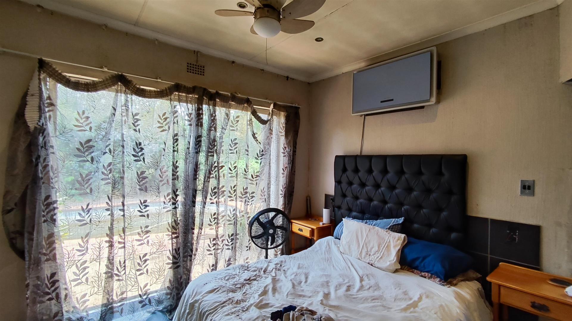 Main Bedroom - 11 square meters of property in Mayberry Park