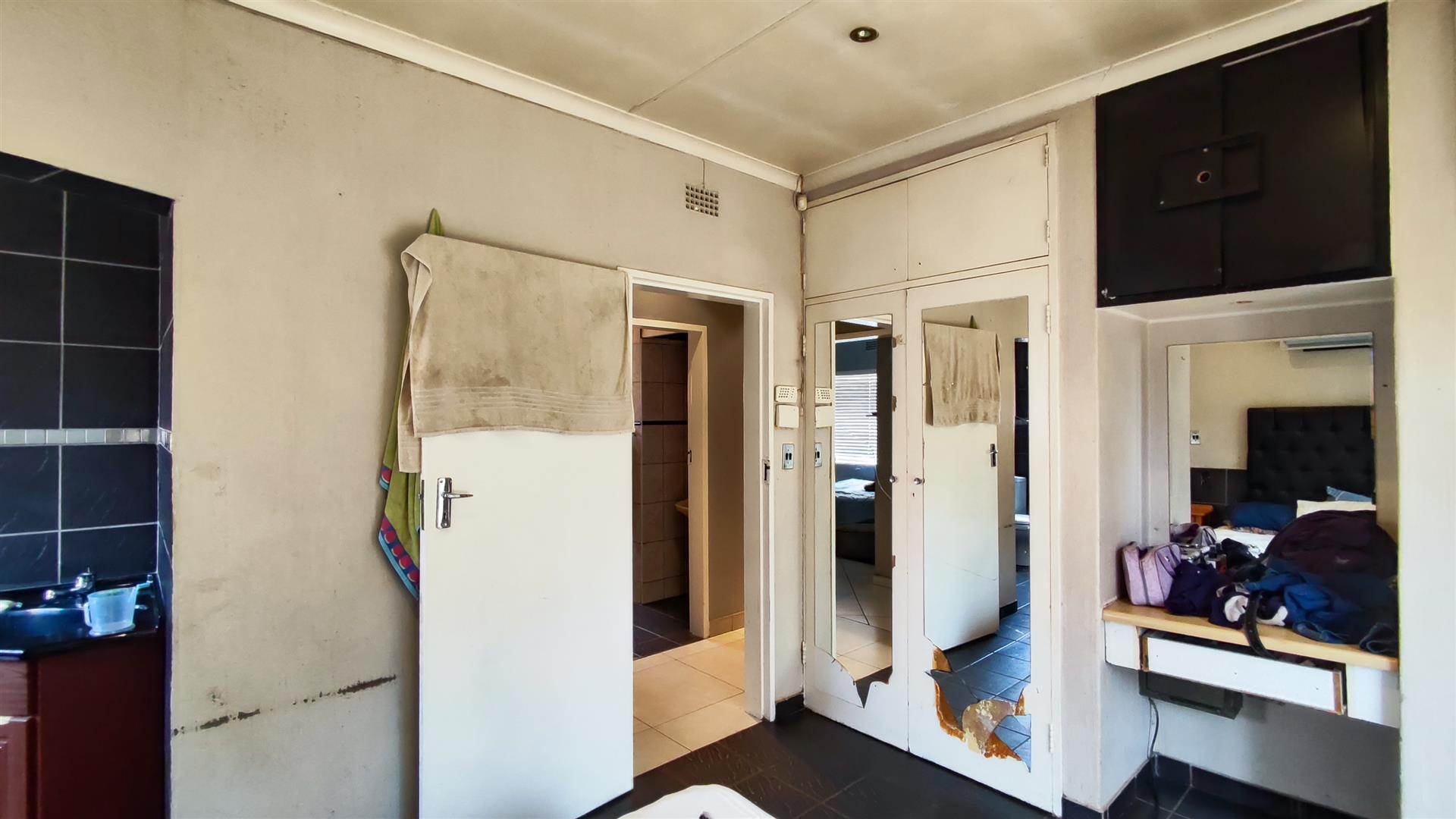 Main Bedroom - 11 square meters of property in Mayberry Park