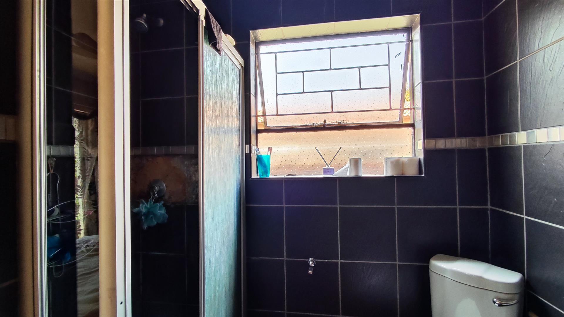 Main Bathroom of property in Mayberry Park