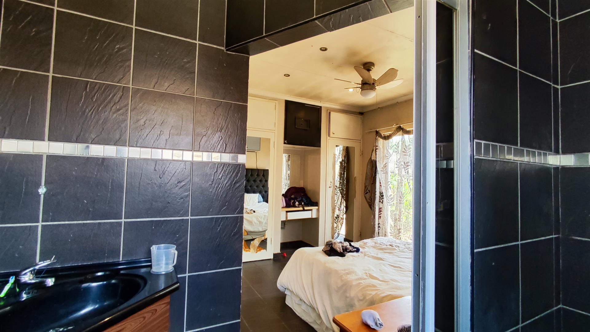 Main Bathroom of property in Mayberry Park