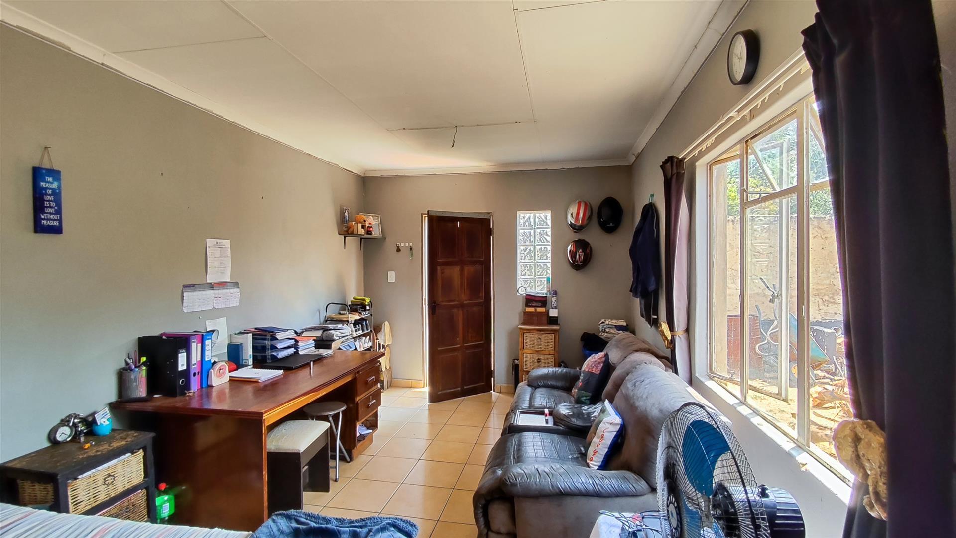 Flatlet - 20 square meters of property in Mayberry Park