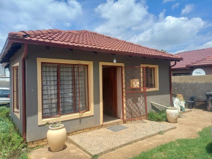 2 Bedroom House for Sale For Sale in Alveda - MR619050