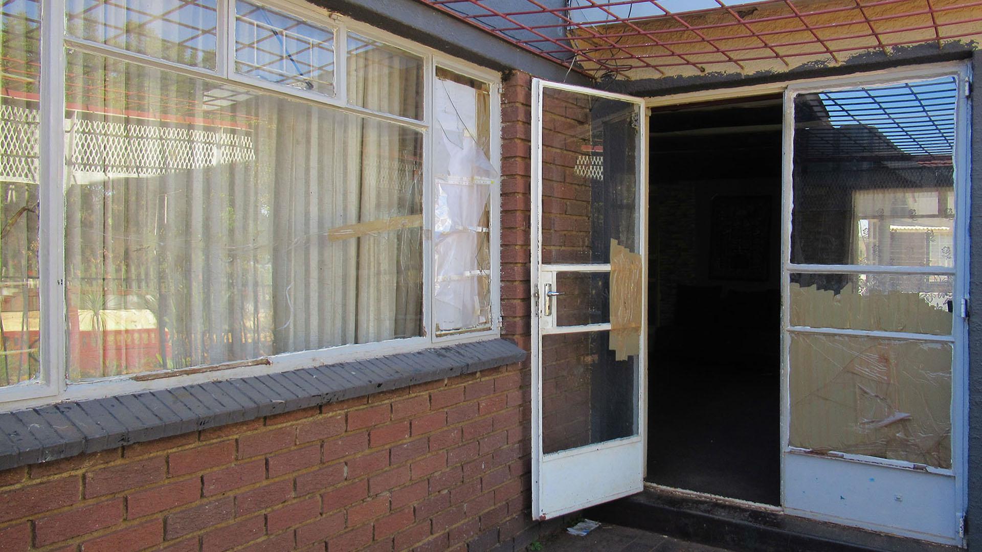 Patio - 9 square meters of property in Witpoortjie