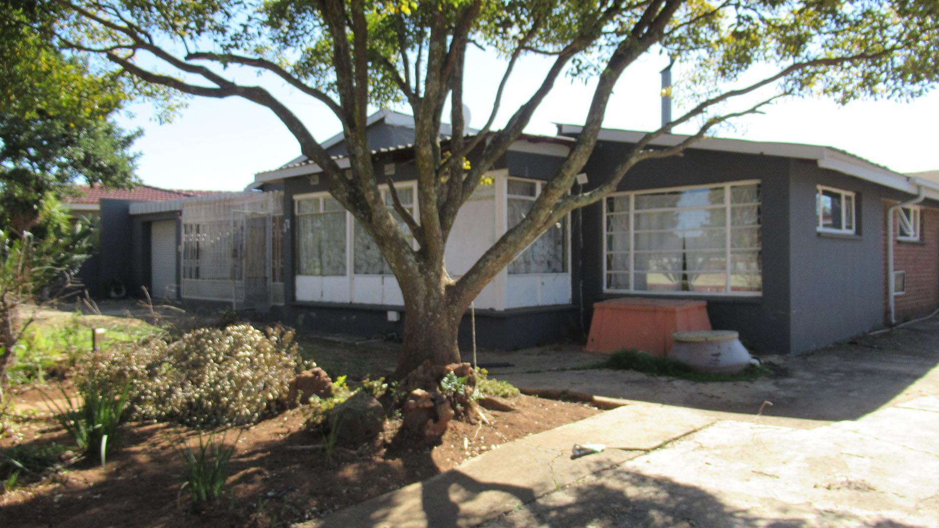 Front View of property in Witpoortjie