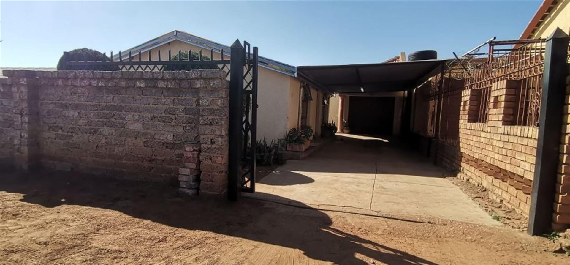 Front View of property in Mabopane