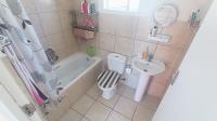 Bathroom 1 - 4 square meters of property in Klapmuts