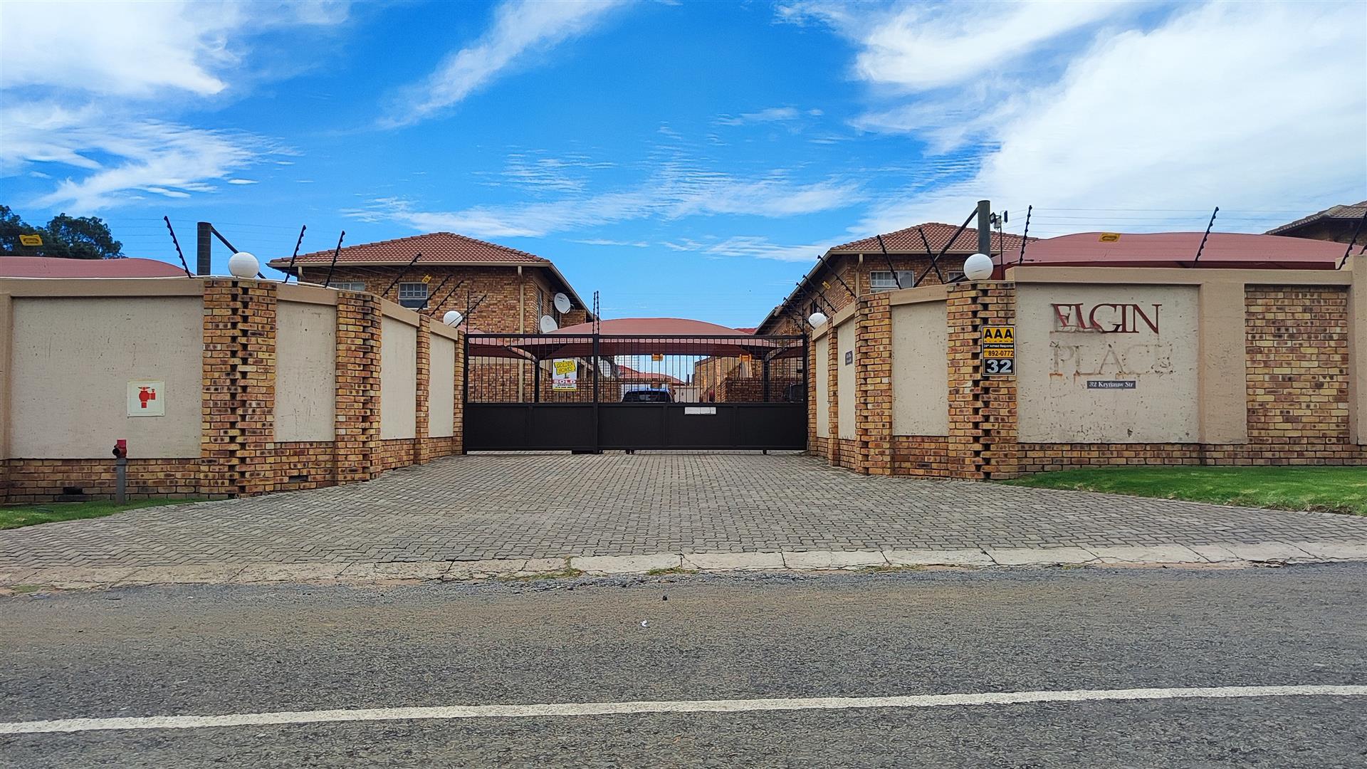 Front View of property in Cason